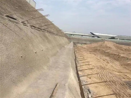 覃塘河道边坡加固